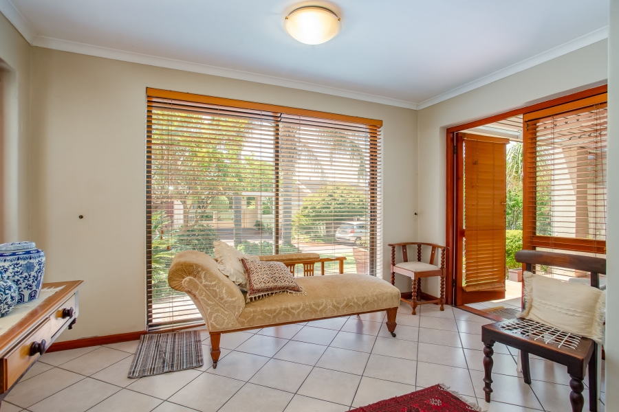 2 Bedroom Property for Sale in De Oude Renbaan Western Cape